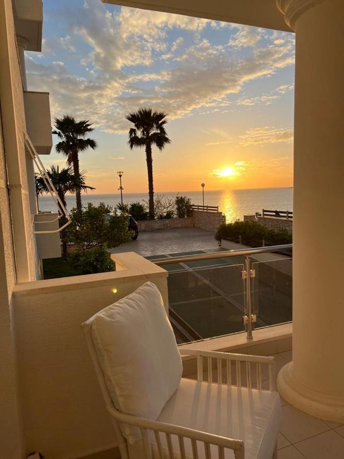 White Sidesea View Apartment Sarandë Eksteriør bilde