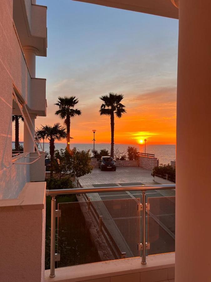 White Sidesea View Apartment Sarandë Eksteriør bilde