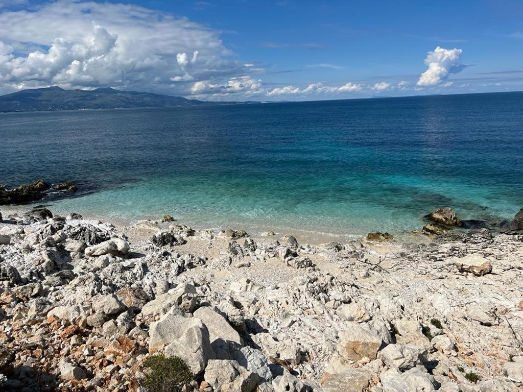 White Sidesea View Apartment Sarandë Eksteriør bilde